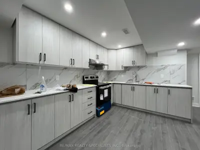 Lower Level in Milton