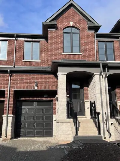 Att/Row/Townhouse in Burlington