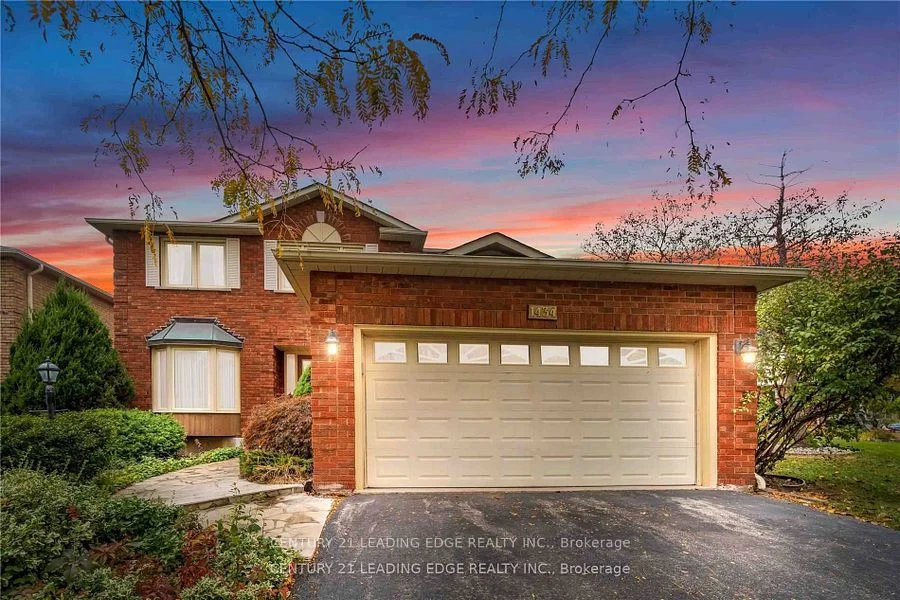 Detached in Oakville