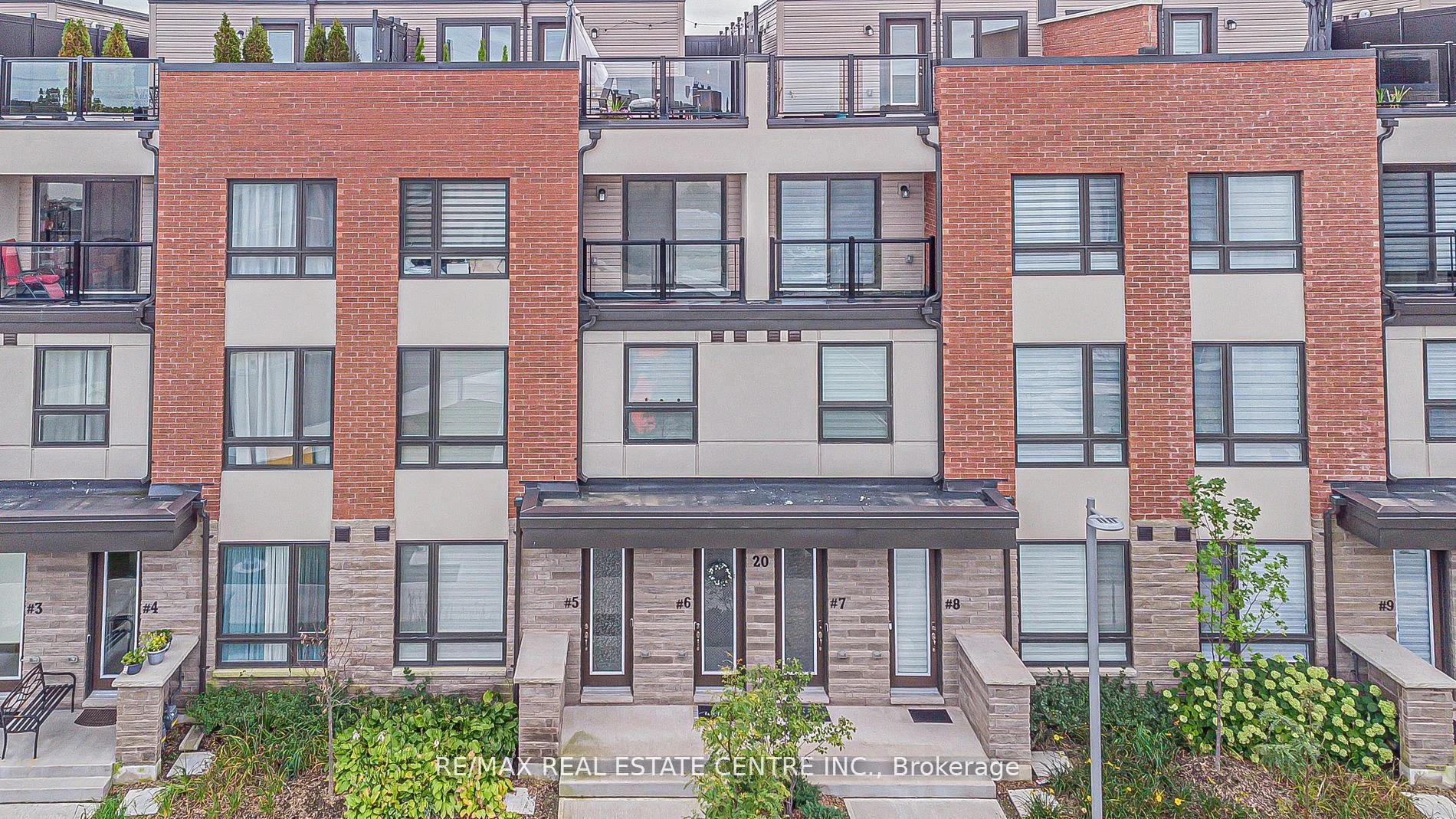 20 Woodstream Drive 8, Toronto W10, On M9w 0g1