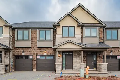Condo Townhouse in Oakville