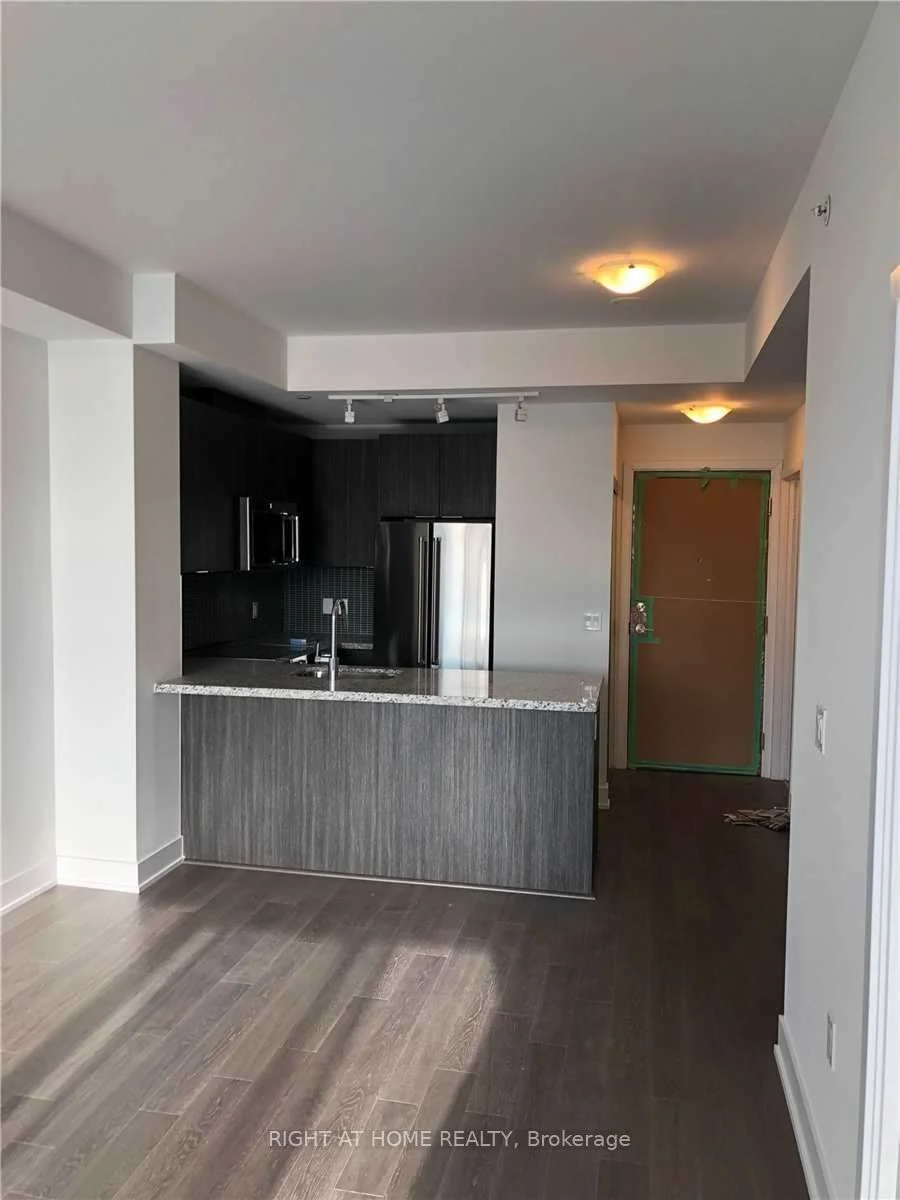 20 Shore Breeze Drive 605, Toronto W06, ON M8V 0J1