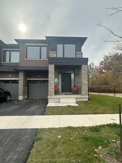 Att/Row/Townhouse in Milton