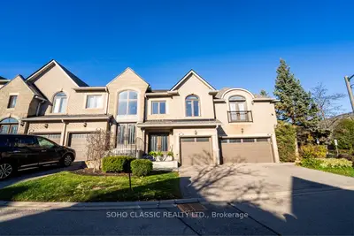 Condo Townhouse in Oakville