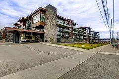 Common Element Condo in Mississauga