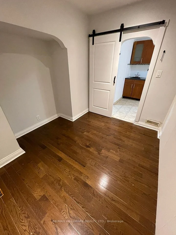 32 Belgravia Avenue Bdrm 1, Toronto W04, ON M6E 2M5