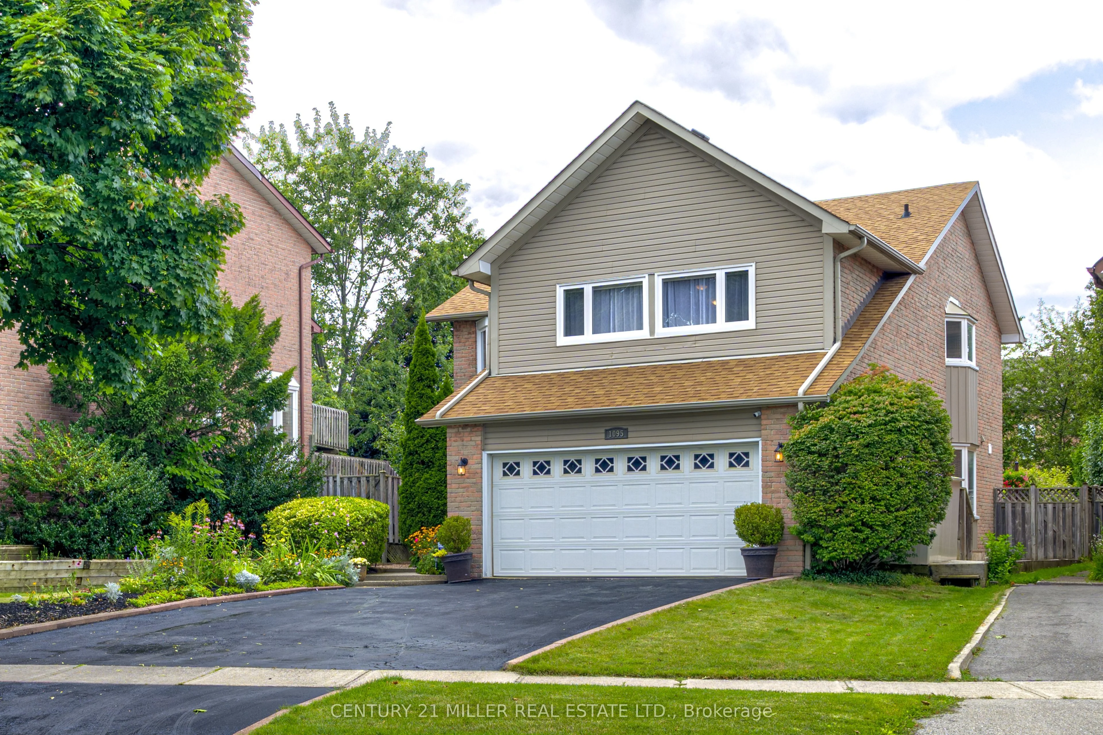 Detached in Oakville