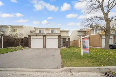 Condo Townhouse in Brampton