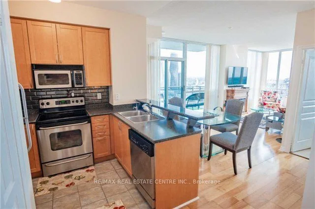220 Burnhamthorpe Road 2402, Mississauga, ON L5B 4N4