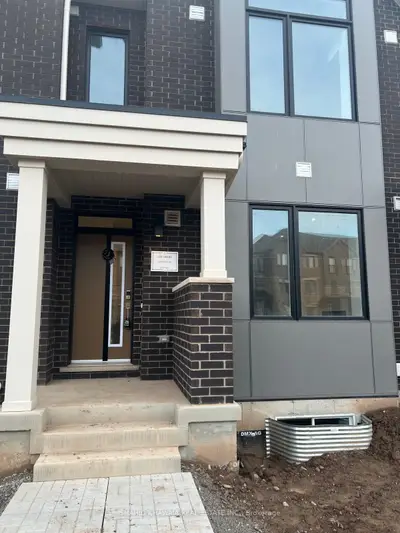 Att/Row/Townhouse in Oakville