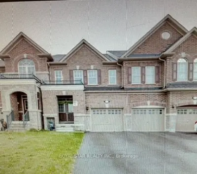 Att/Row/Townhouse in Brampton