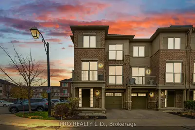 Att/Row/Townhouse in Milton