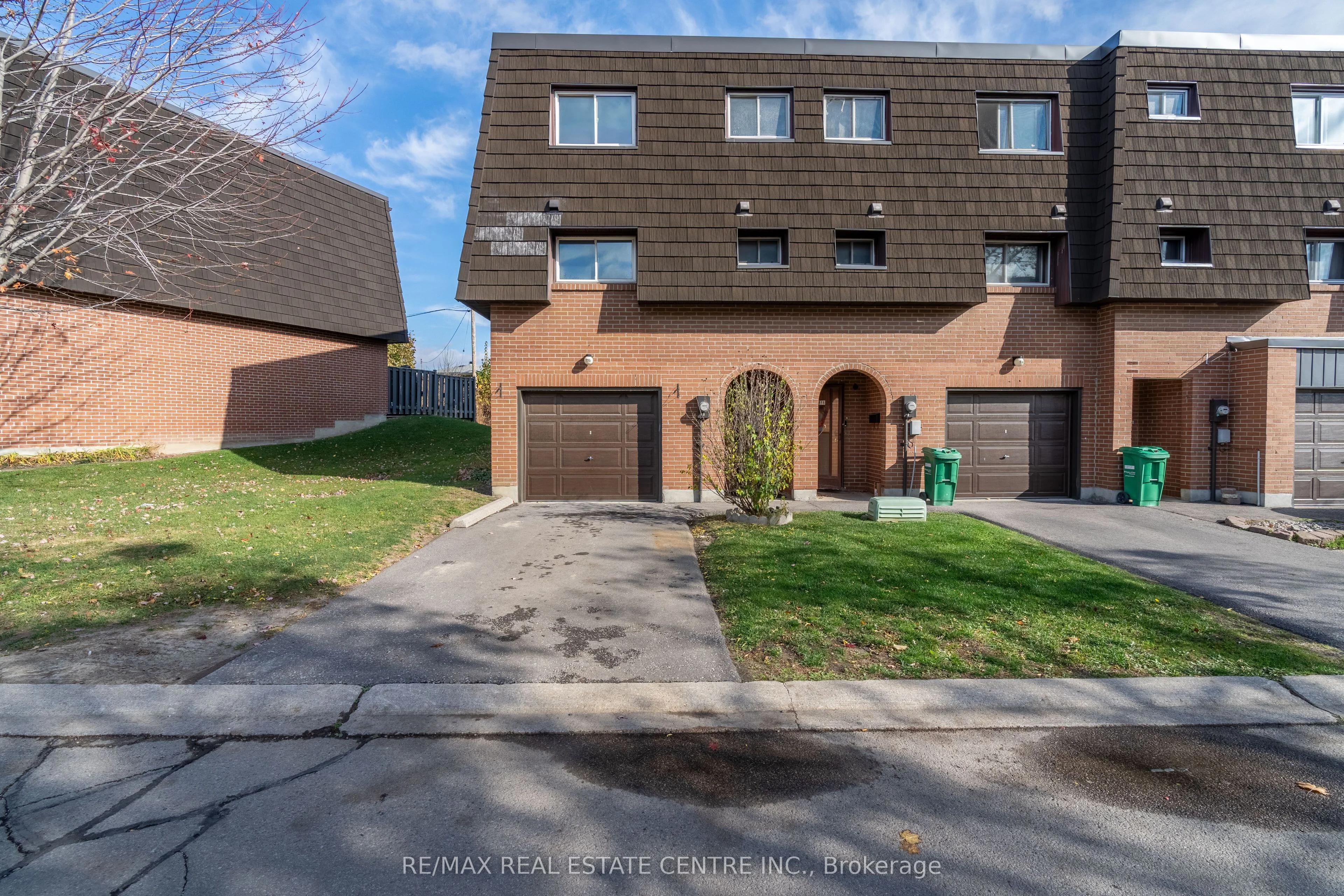 Condo Townhouse in Brampton
