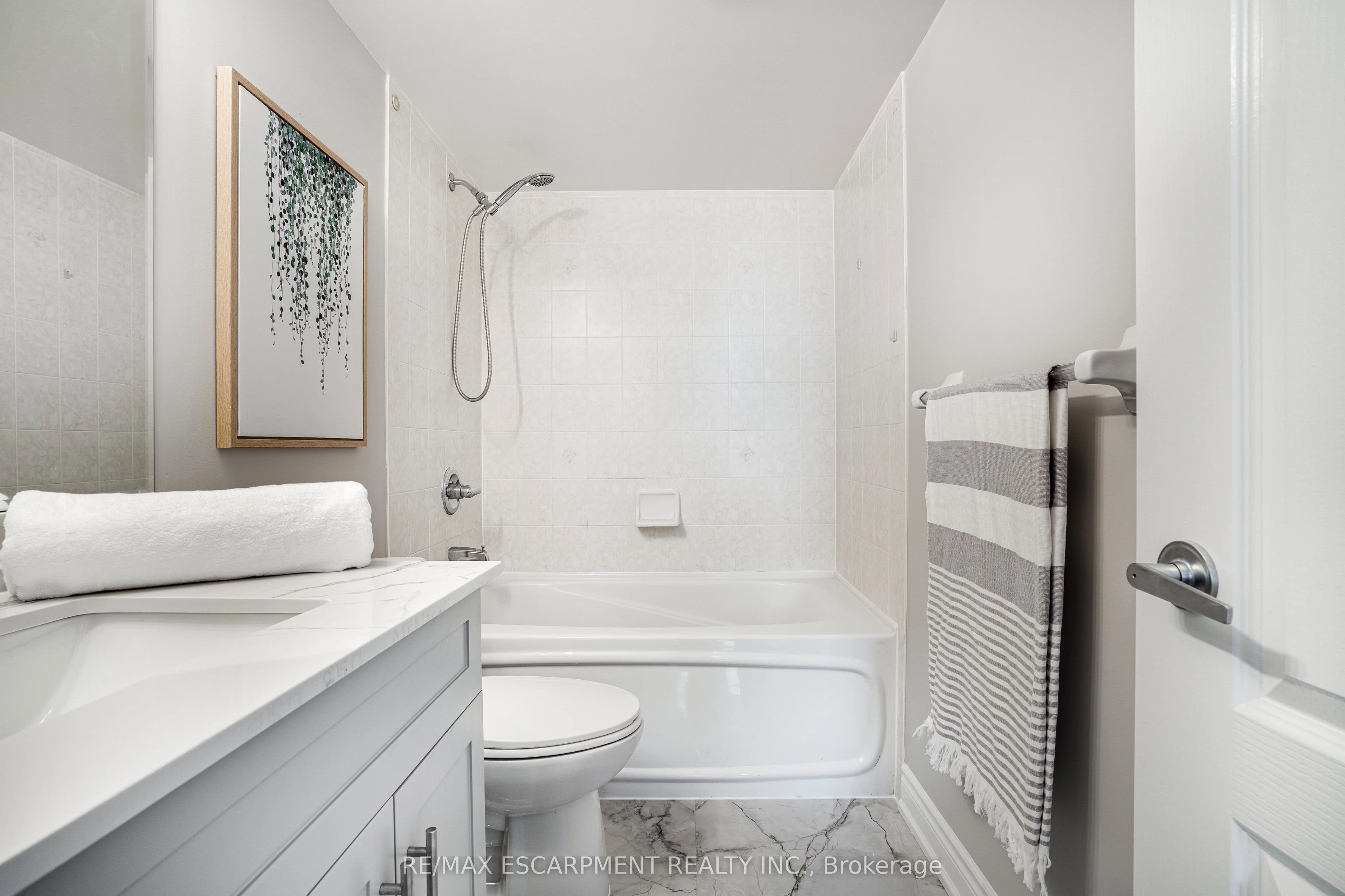 4090 LIVING ARTS Drive 2308, Mississauga, ON L3P 7H8