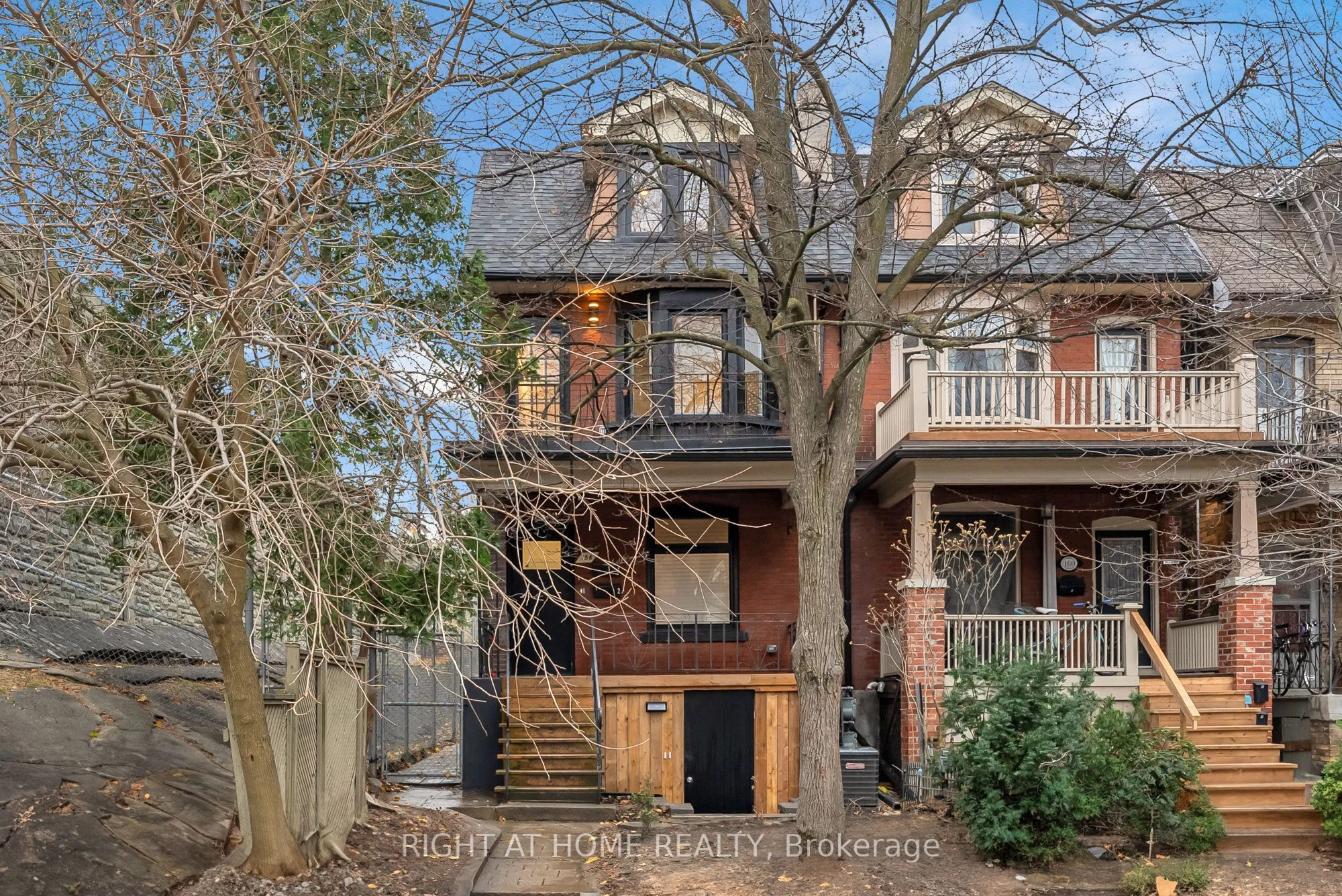 158 Indian Grove 2, Toronto W02, ON M6P 2H2