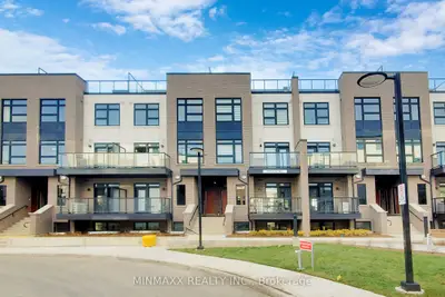 Condo Townhouse in Milton