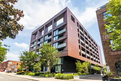 Condo Apartment in Toronto