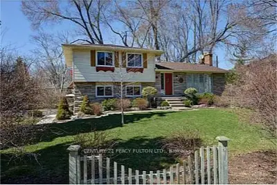 Detached in Burlington