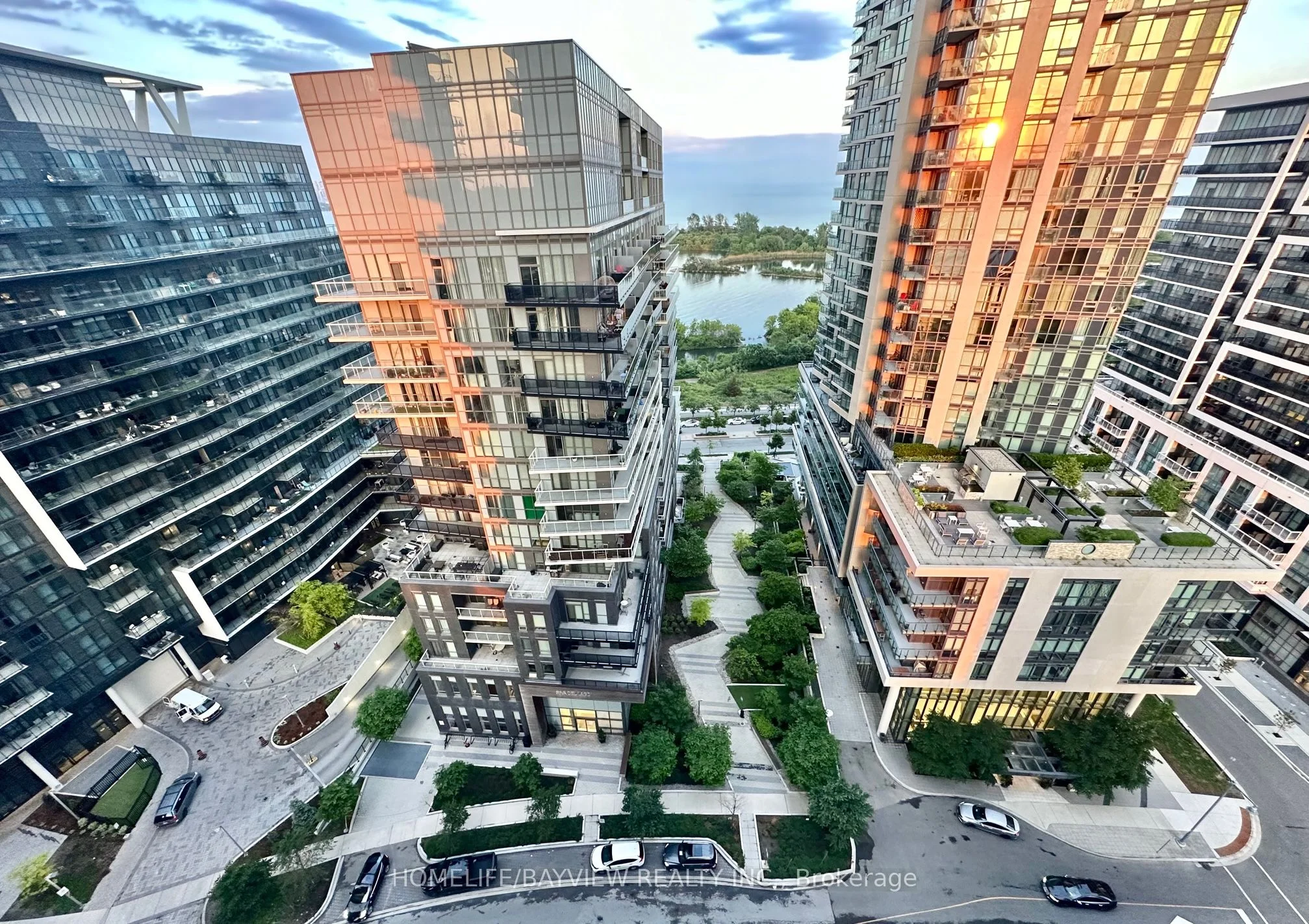 Condo Apartment in Toronto