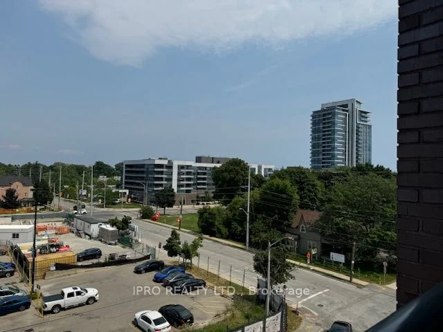 28 Ann Street 405, Mississauga, On L5g 3g1