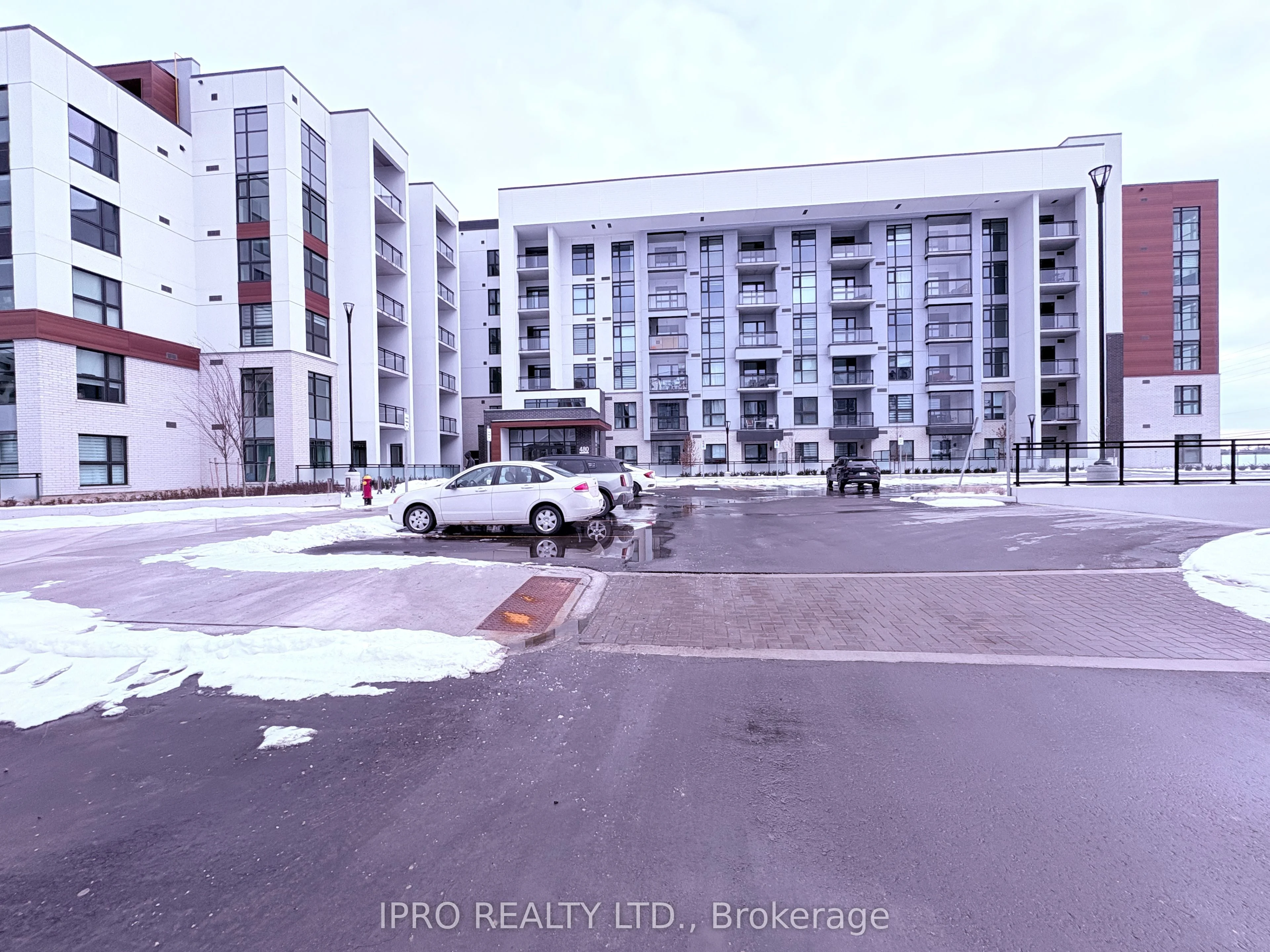 Condo Apartment in Milton