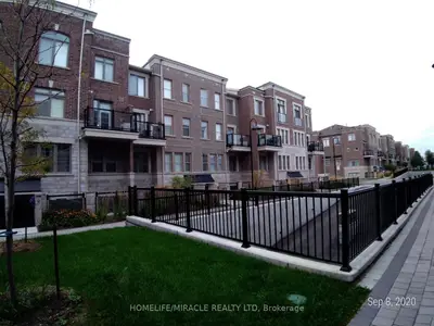 Condo Townhouse in Toronto