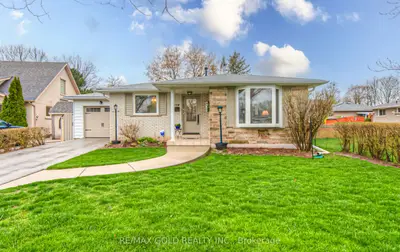 Detached in Oakville