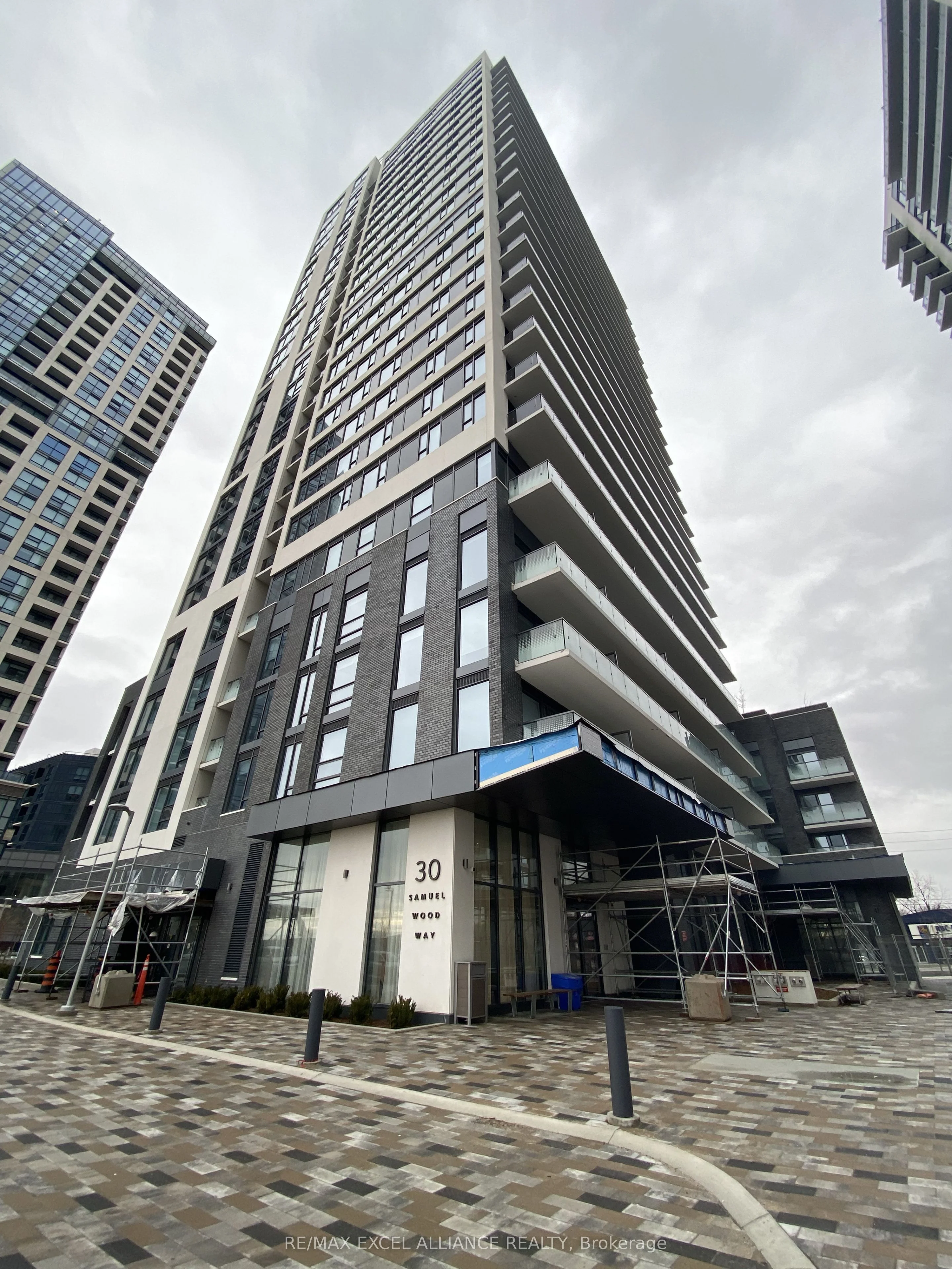 30 Samuel Wood Way 2201, Toronto W08, On M9b 0c9