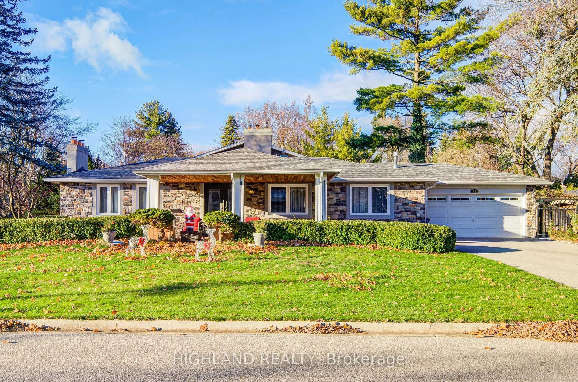 1453 Falconridge Court, Mississauga, On L5j 2c5