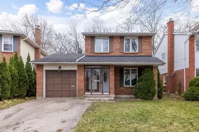 Detached in Oakville