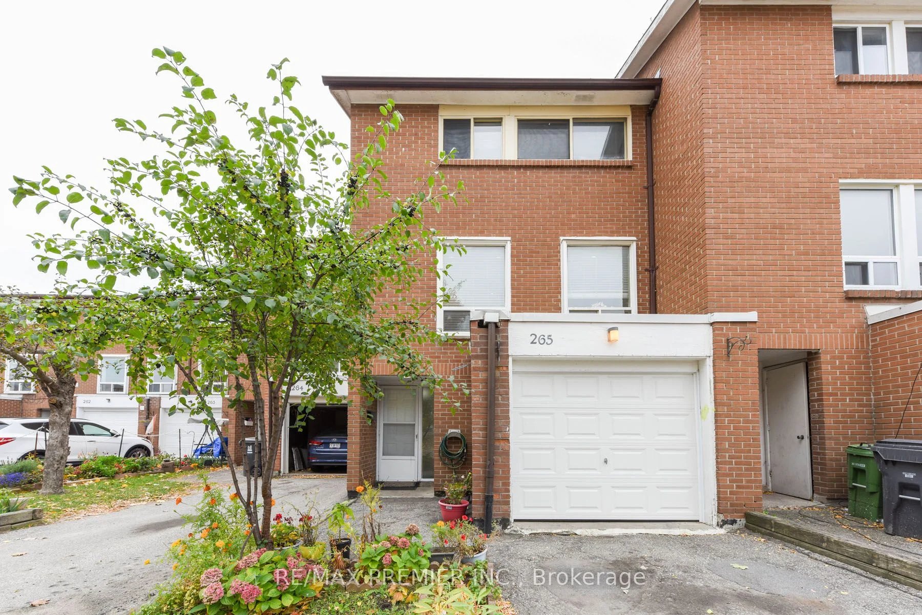 1601 Albion Road 265, Toronto W10, On M9v 1t4