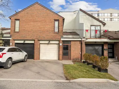 Condo Townhouse in Mississauga