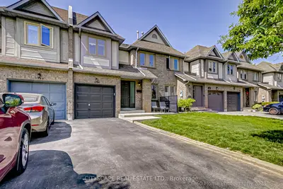 Att/Row/Townhouse in Oakville