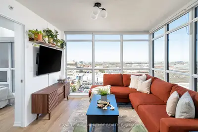 Condo Apartment in Toronto