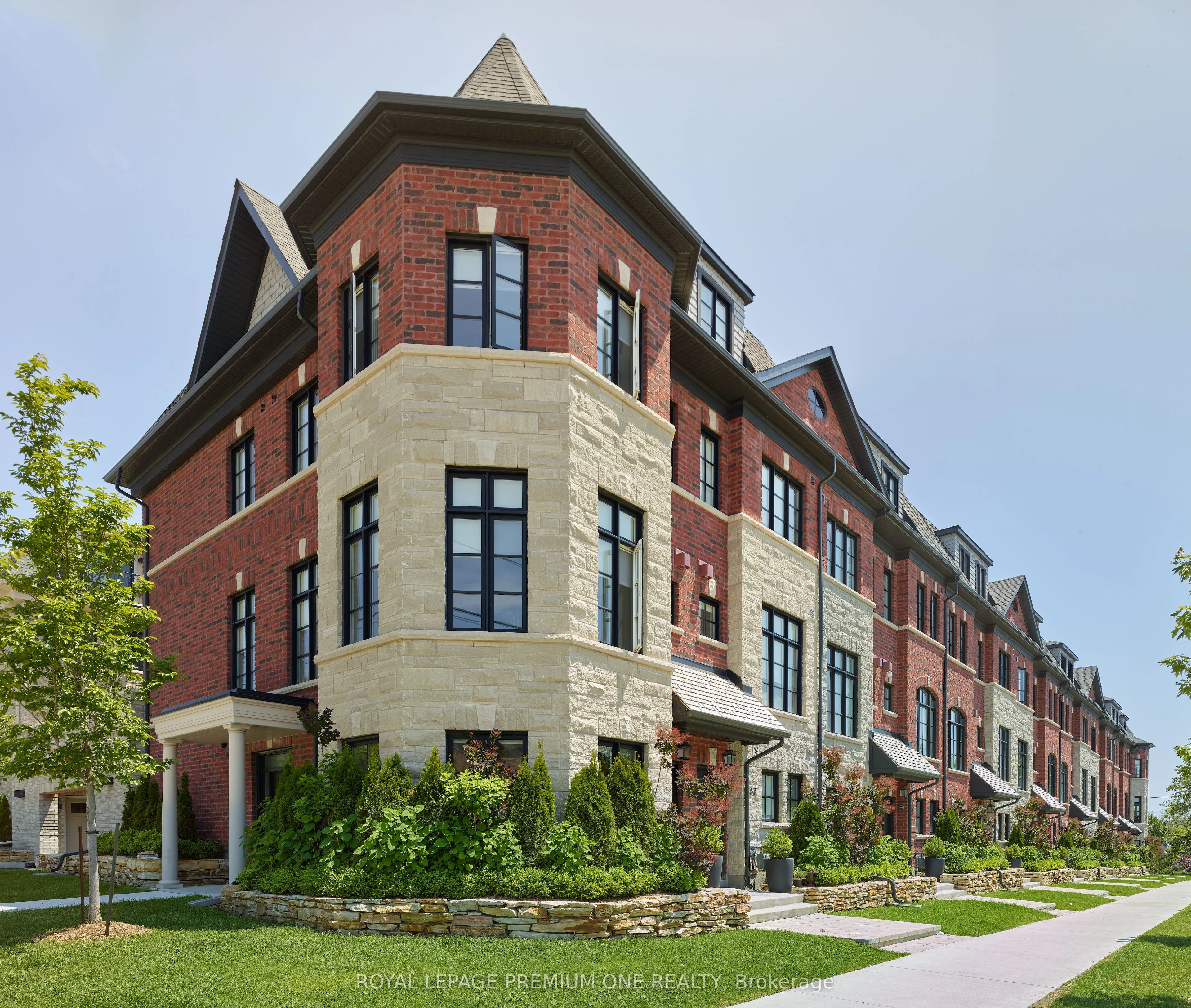 71 Elder Avenue 64, Toronto W06, On M8w 0b8