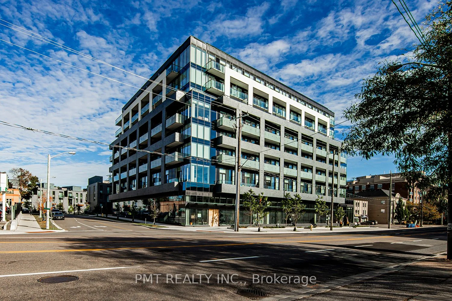 4208 Dundas Street W 422, Toronto W08, On M8x 1y6