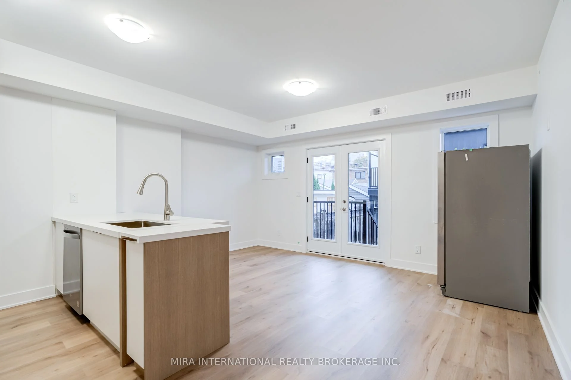 231 Symington Avenue B Main, Toronto W02, ON M6P 3W5