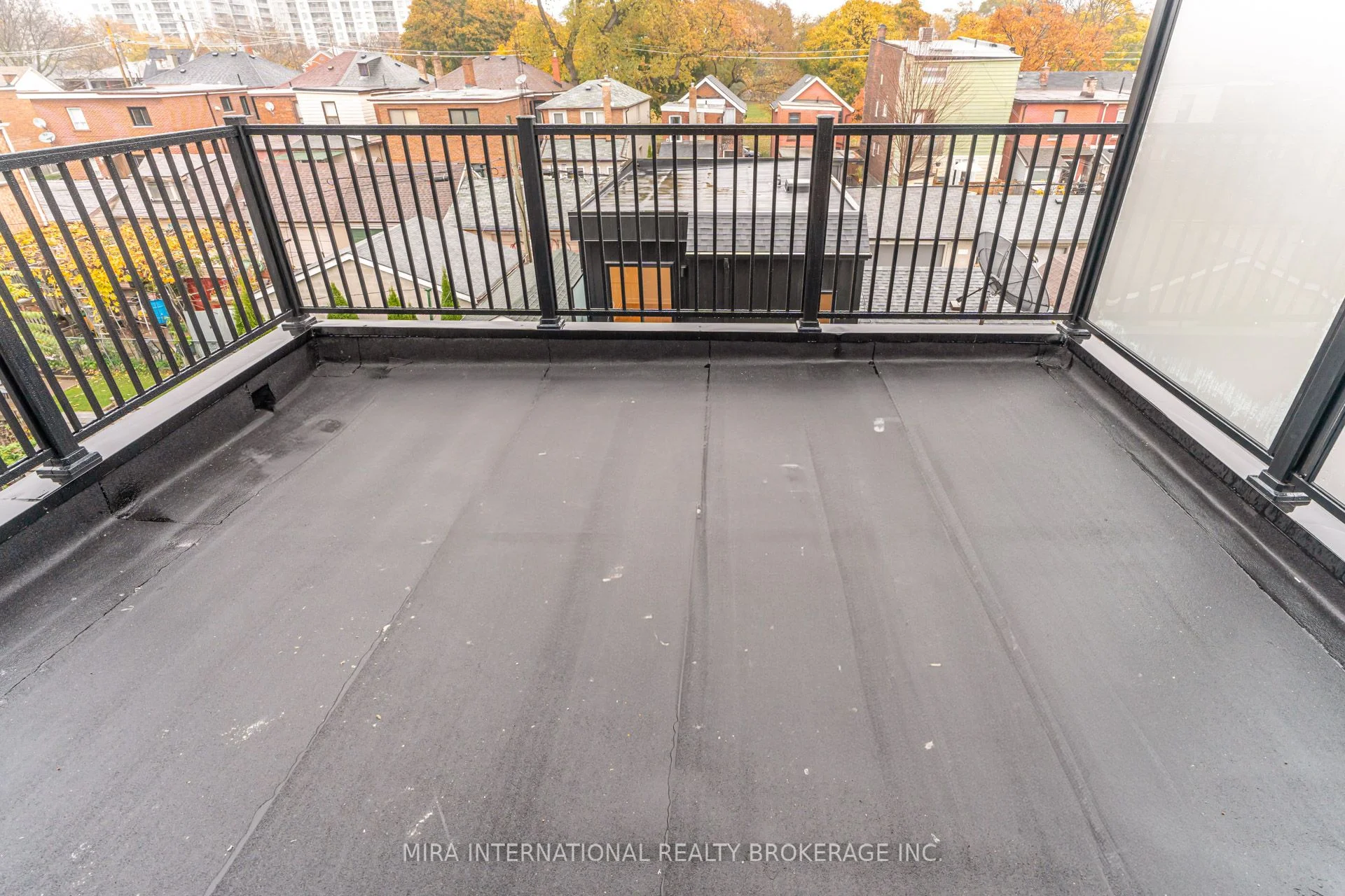 231 Symington Avenue A Upper, Toronto W02, ON M6P 3W5