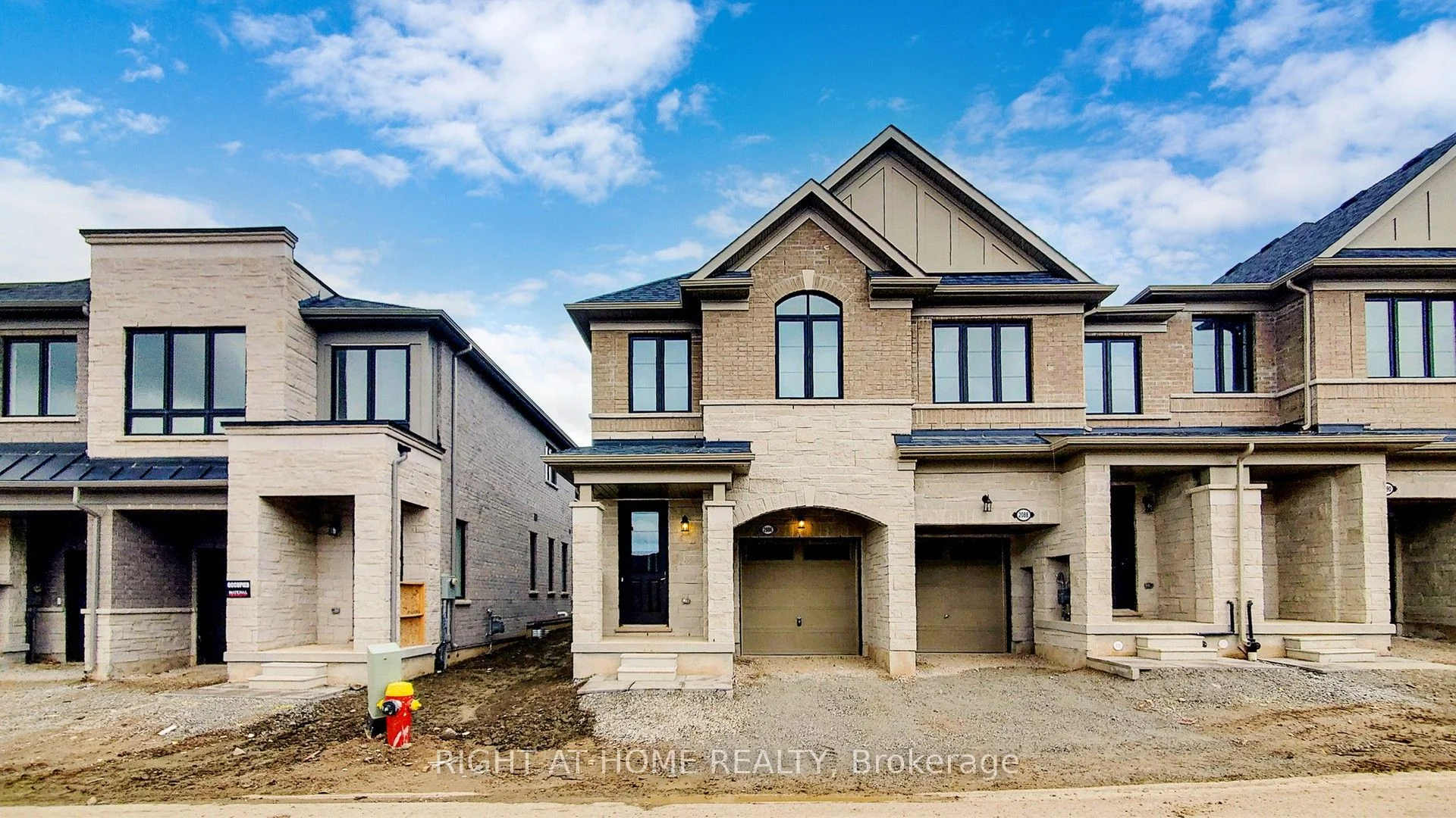 Att/Row/Townhouse in Burlington