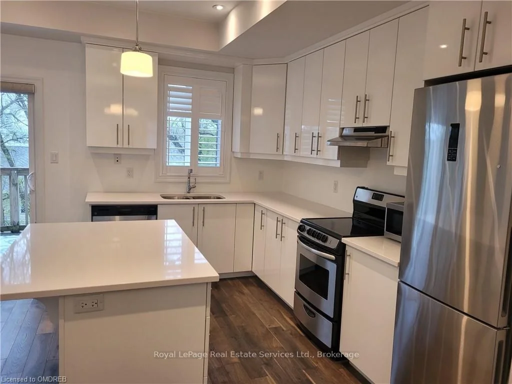 Condo Townhouse in Burlington
