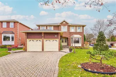 Detached in Oakville