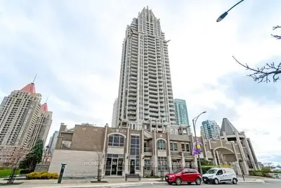 Condo Apartment in Mississauga