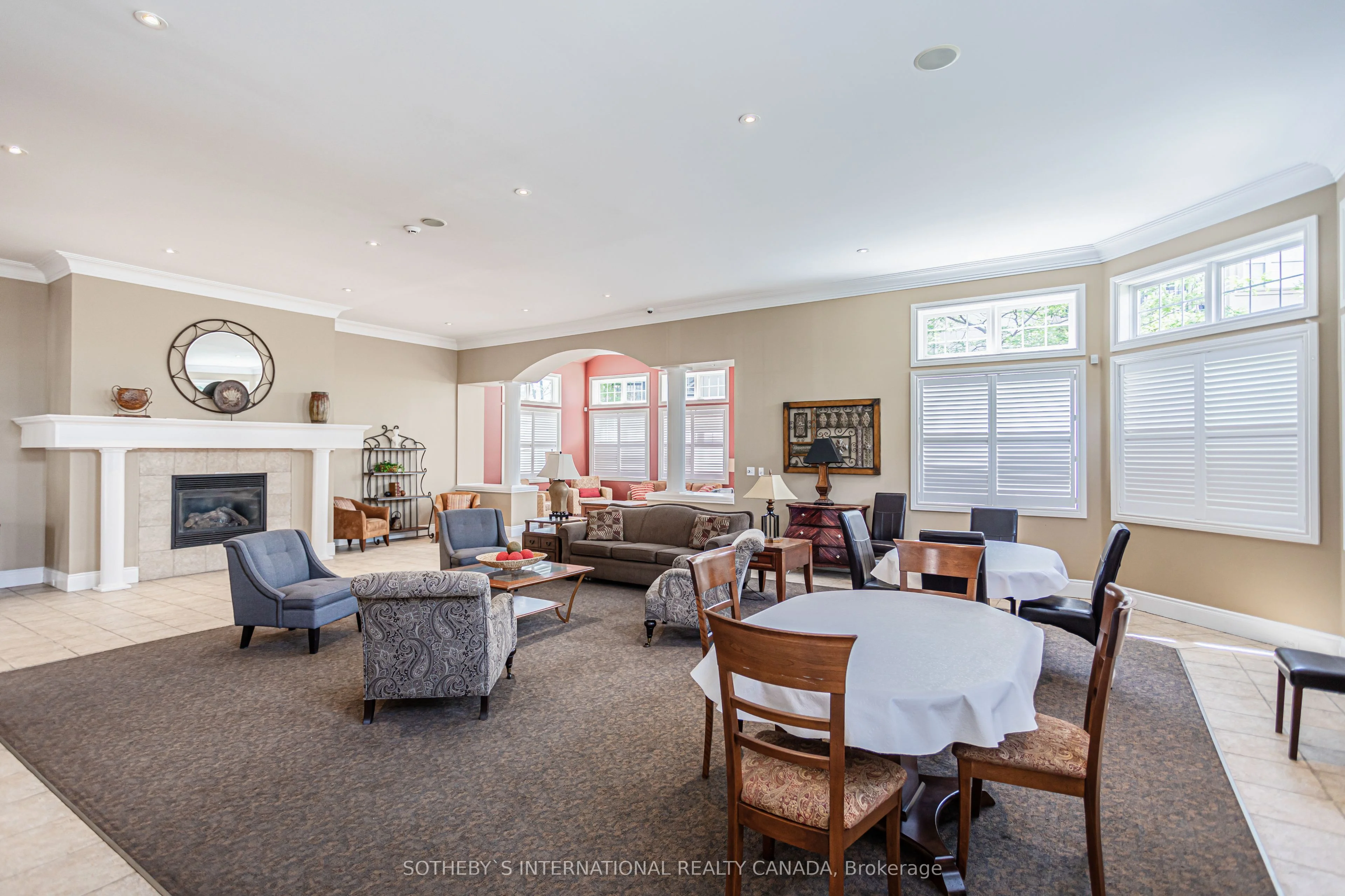 2035 Appleby Line 401, Burlington, ON L7L 7G8