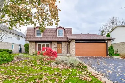 Detached in Burlington