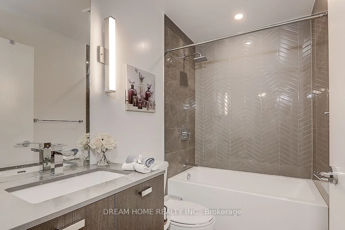 10 De Boers Drive 812, Toronto W05, ON M3J 0L6