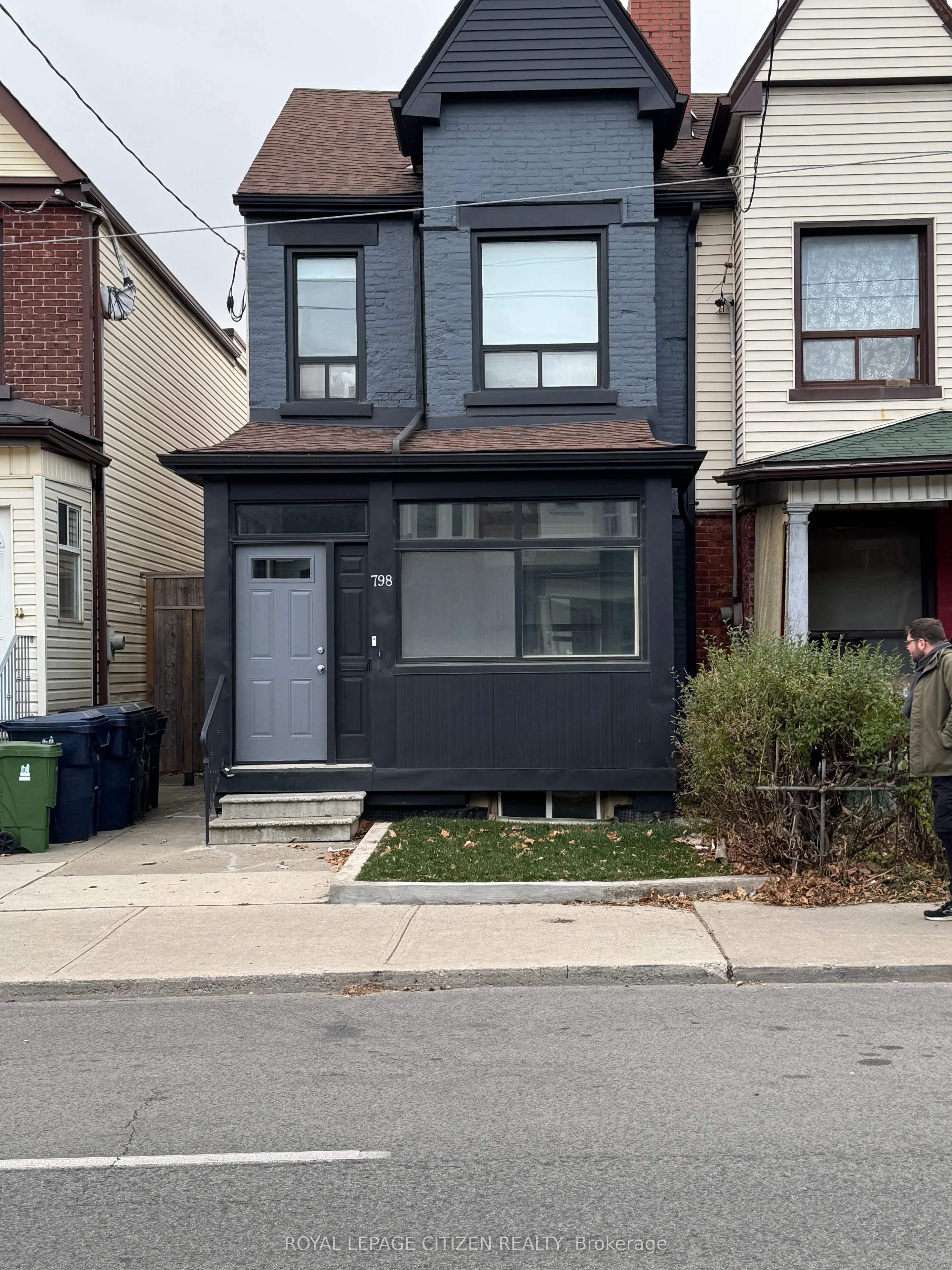 798 Ossington Avenue, Toronto W02, On M6g 3v1