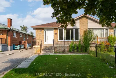 Semi-Detached in Mississauga