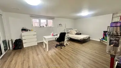 3179 Golden Orchard Drive Bsmt1br, Mississauga, On L4y 3g7