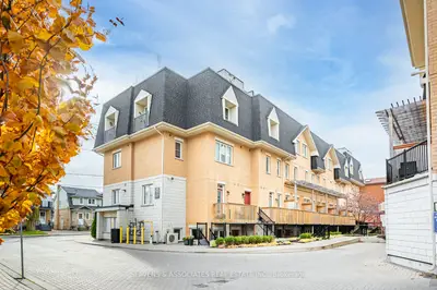 Condo Townhouse in Toronto