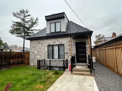 18 Thurodale Avenue A, Toronto W04, On M6m 3b3